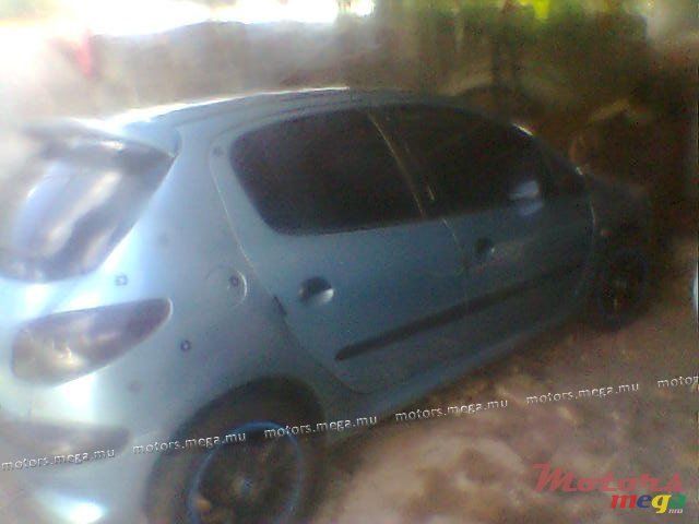 2002' Peugeot 206 HB photo #1