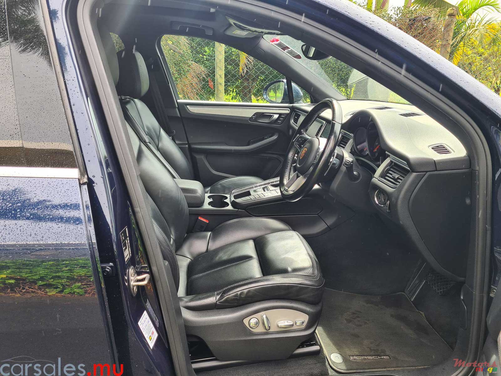 2018' Porsche Macan 2.0 photo #4