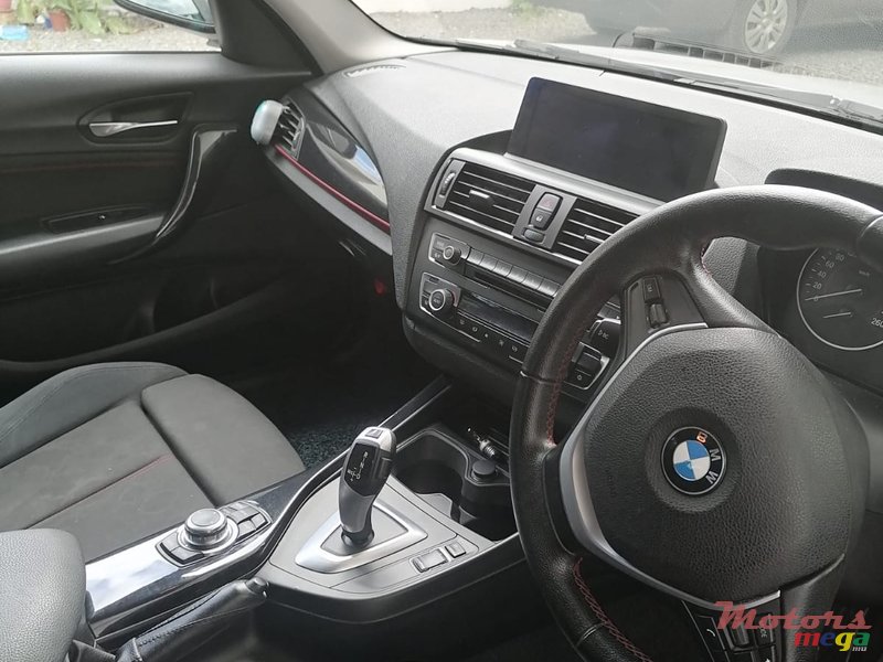 2012' BMW 1 Series photo #1