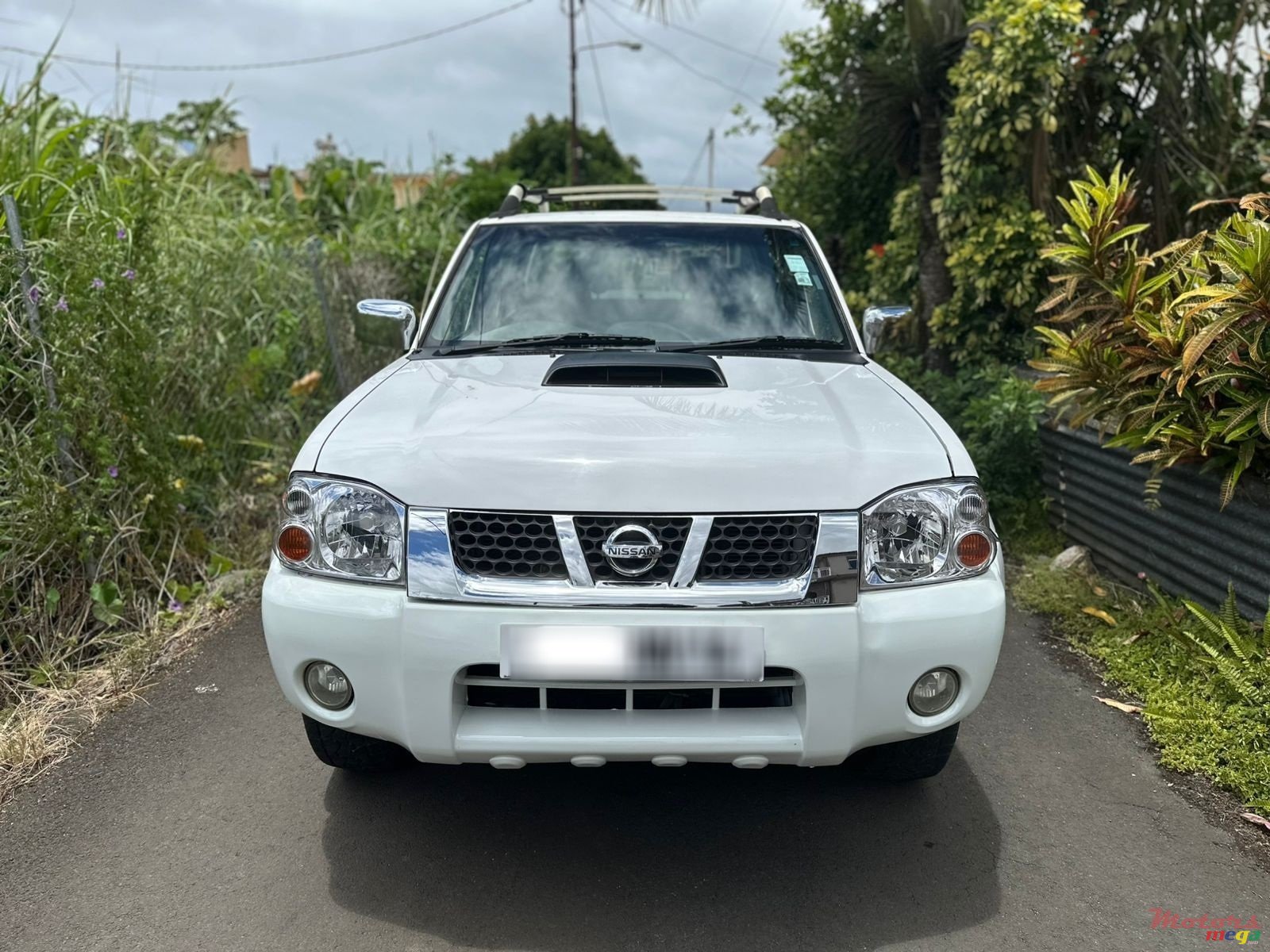 2014' Nissan Hardbody NP300 photo #1