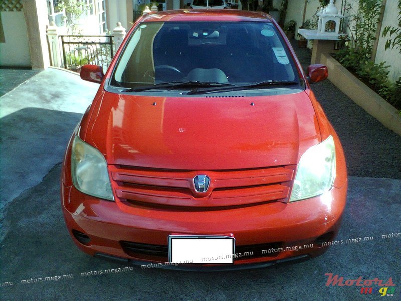 2004' Toyota photo #1