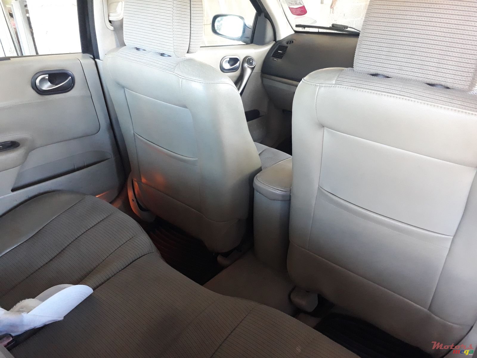 2006' Renault Megane photo #3