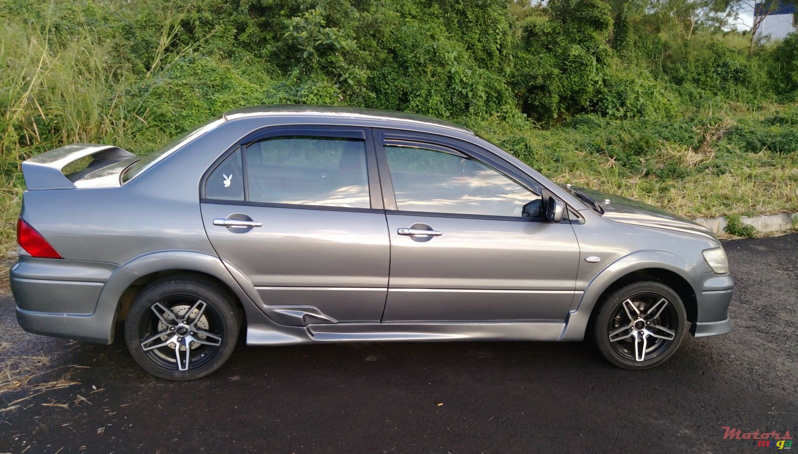 2000' Mitsubishi Lancer photo #6