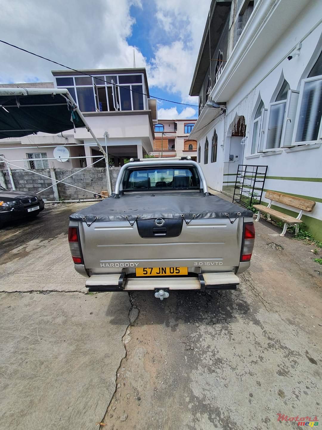 2005' Nissan Hardbody photo #3