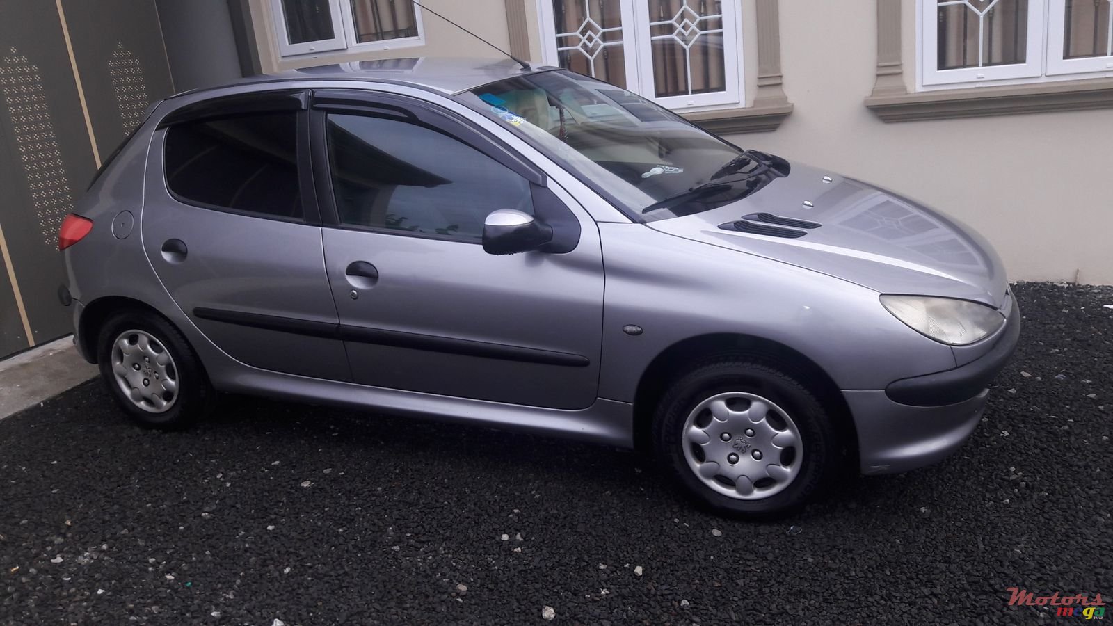 2001' Peugeot 206 photo #1