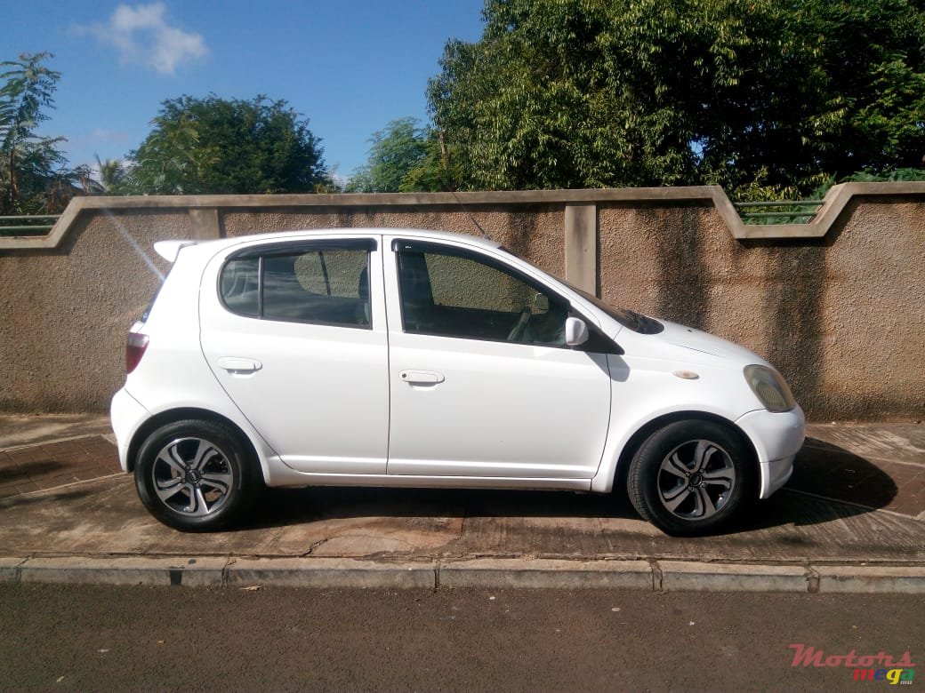 2001' Toyota Vitz AUTOMATIC EXCELLENT photo #2