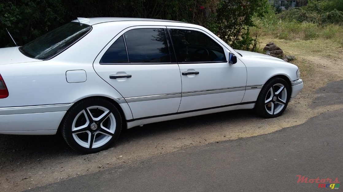 1995' Mercedes-Benz C 200 photo #3