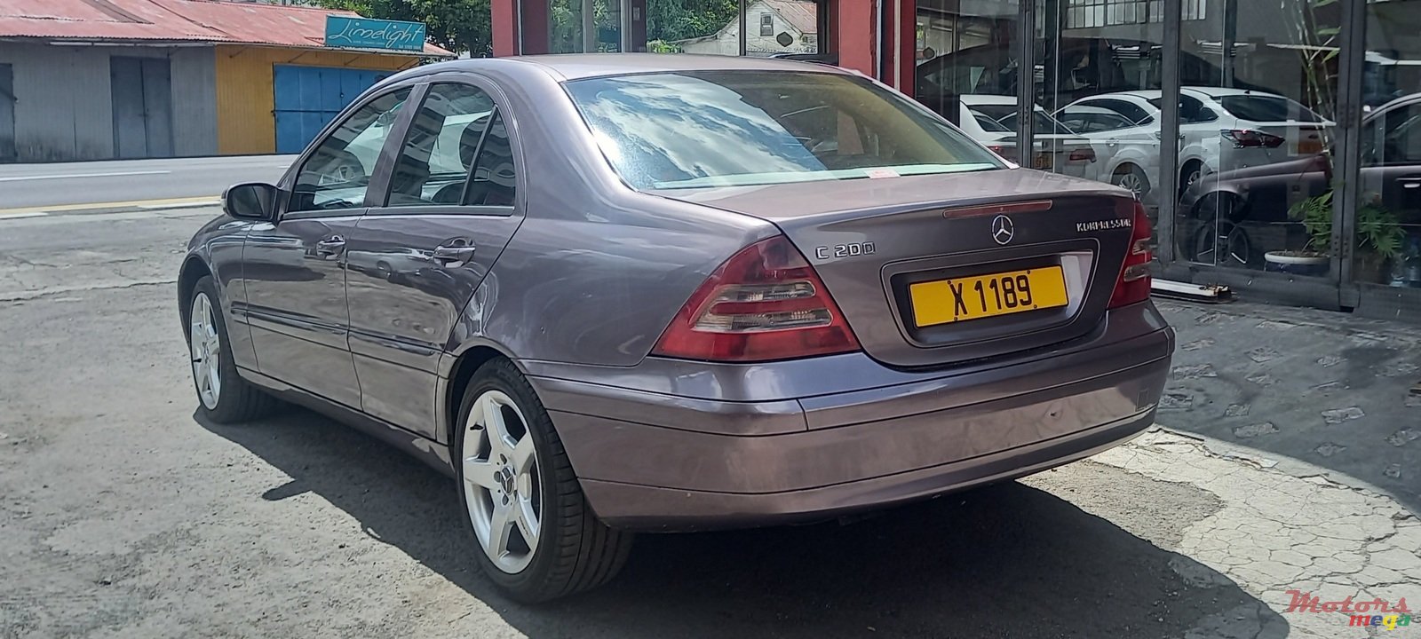 2002' Mercedes-Benz C-Class C200 photo #2