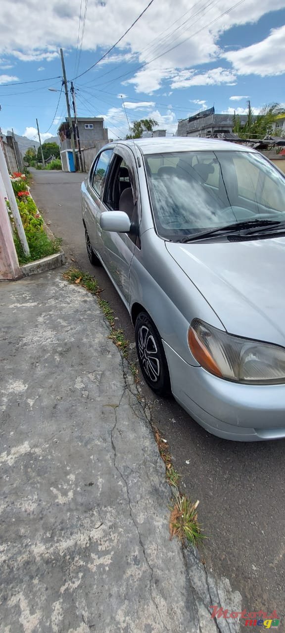 2000' Toyota photo #4