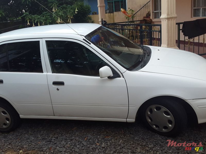 1998' Toyota Starlet photo #2