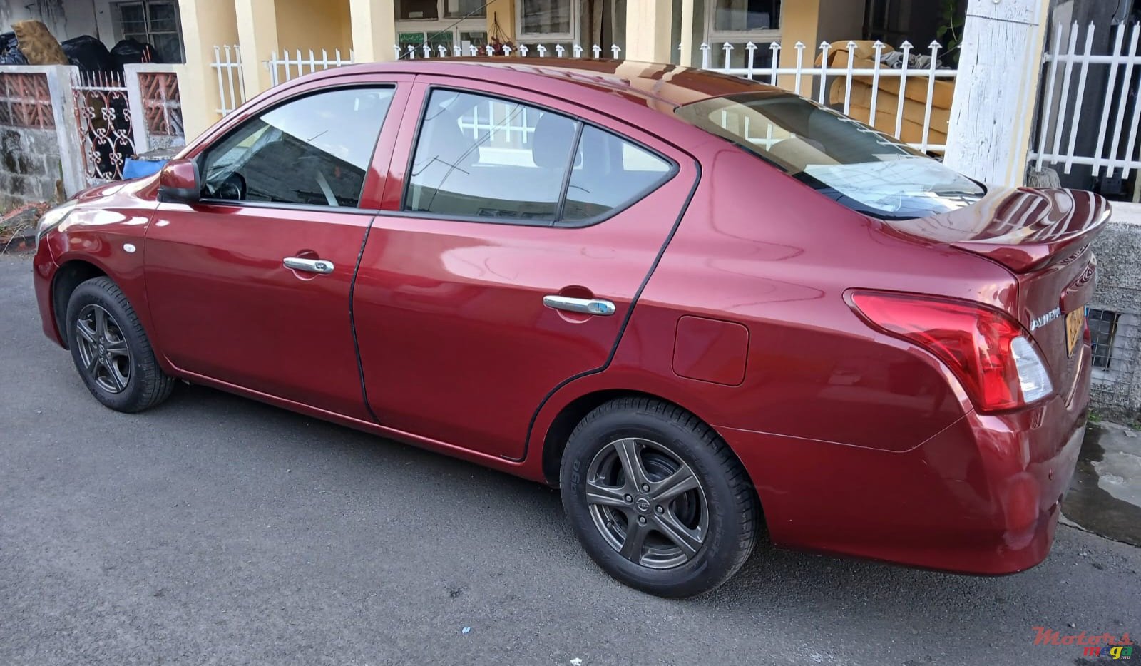 2015' Nissan Almera photo #3