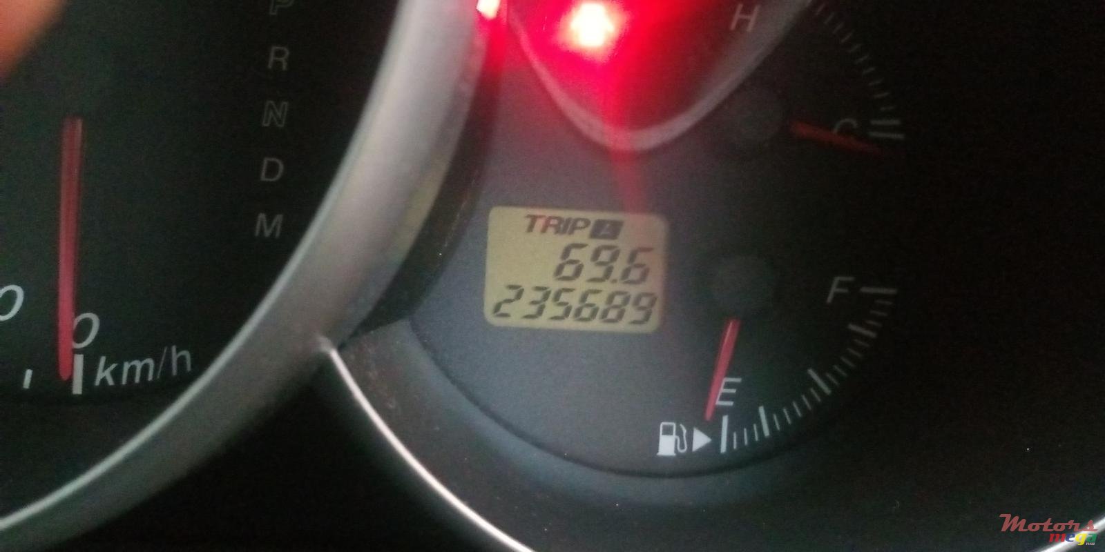 2004' Mazda Axela photo #3