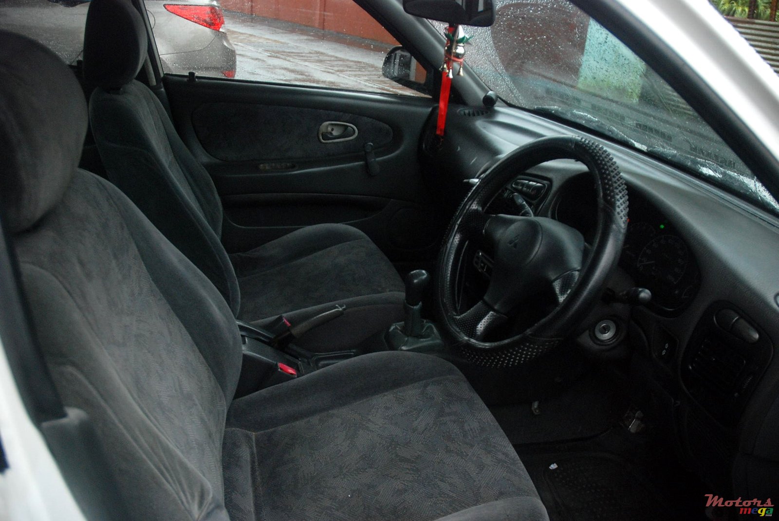 1999' Mitsubishi Lancer photo #3