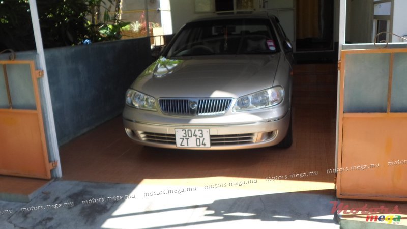 2004' Nissan photo #5