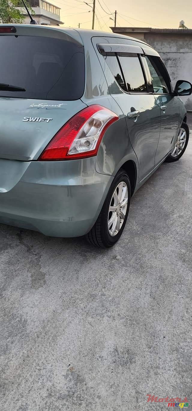 2013' Suzuki Swift photo #4