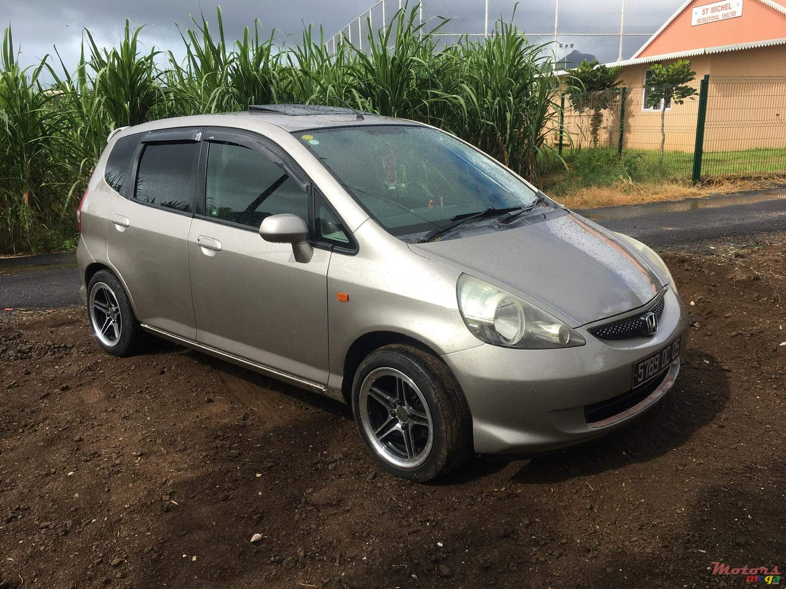 2005' Honda Fit None photo #2