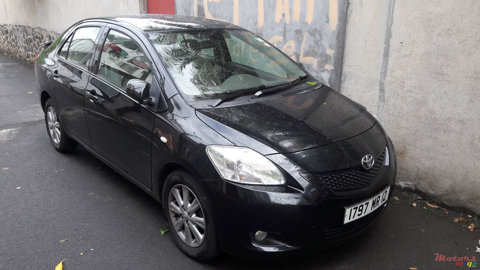 2012' Toyota Yaris Local photo #1