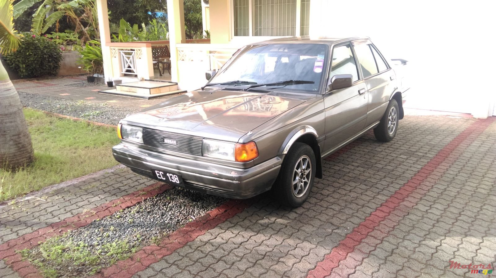1990' Nissan Sunny photo #1