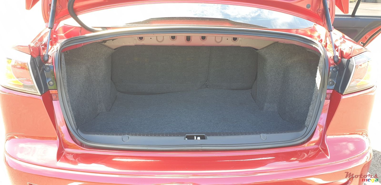 2012' Mitsubishi Lancer Ex photo #7