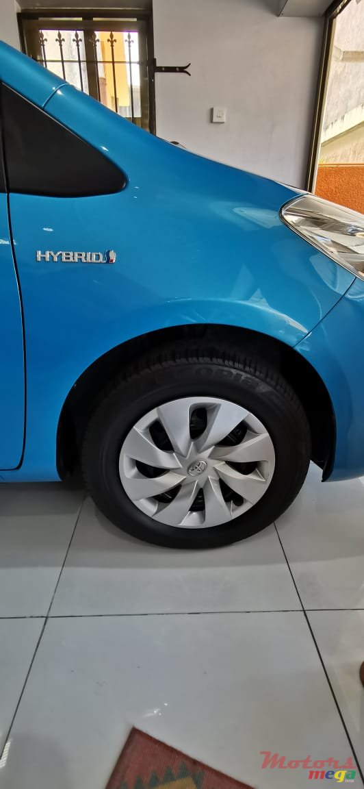 2017' Toyota Vitz photo #5