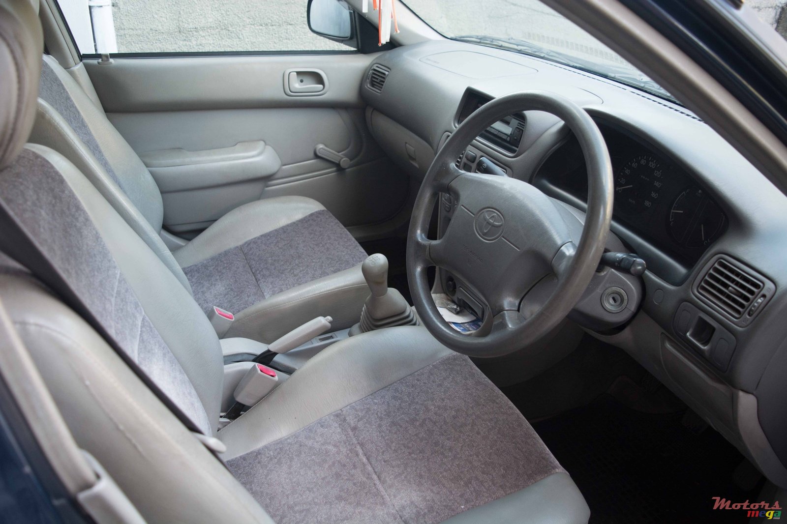 1999' Toyota Corolla photo #4