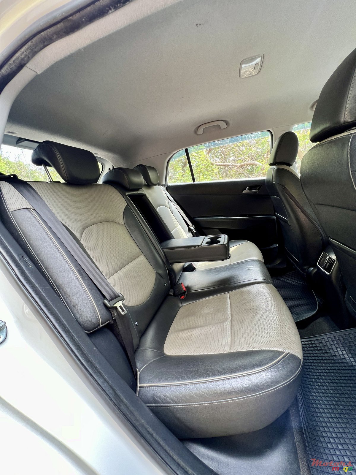 2016' Hyundai photo #6