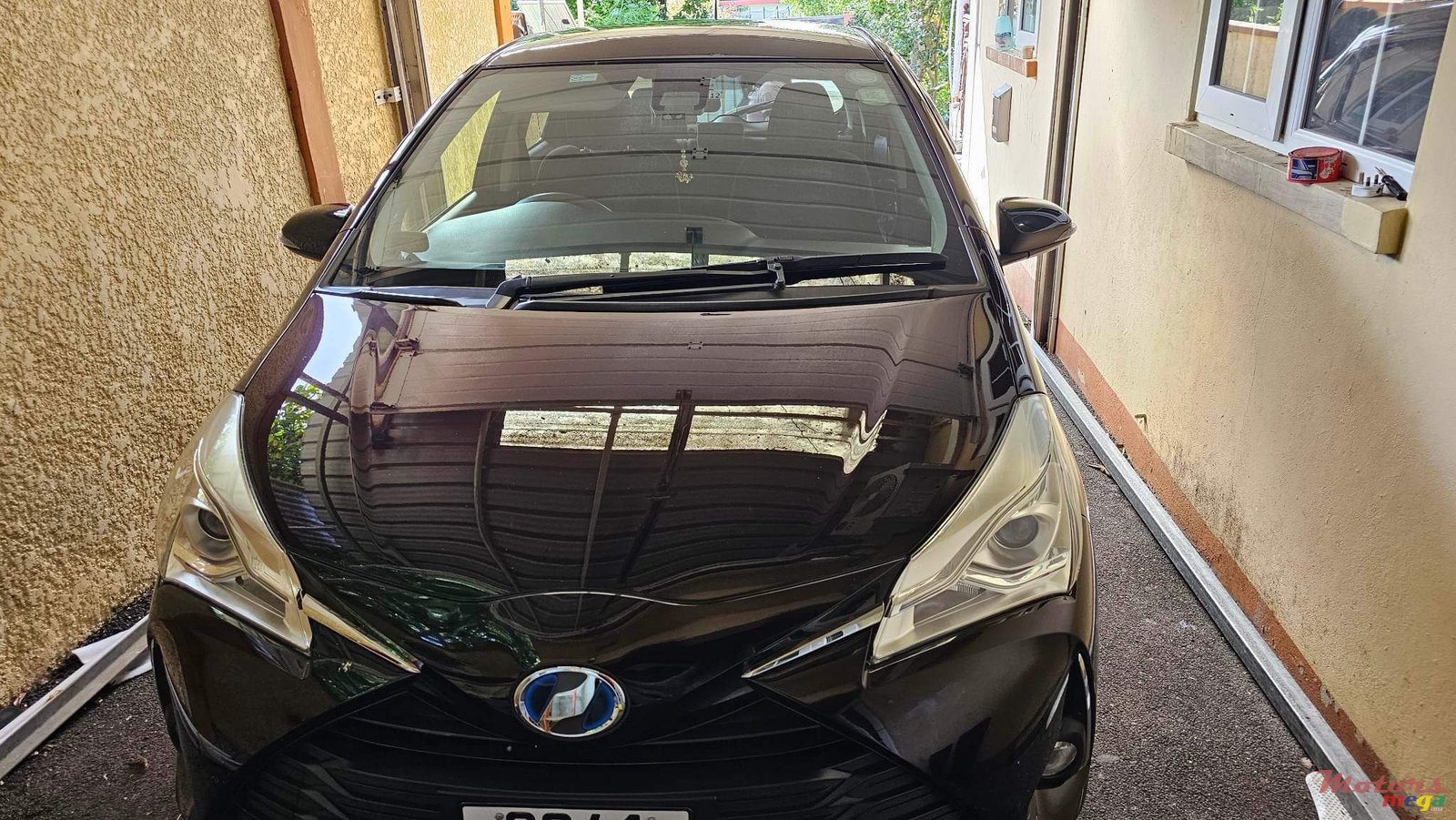 2018' Toyota Vitz Hybrid photo #7