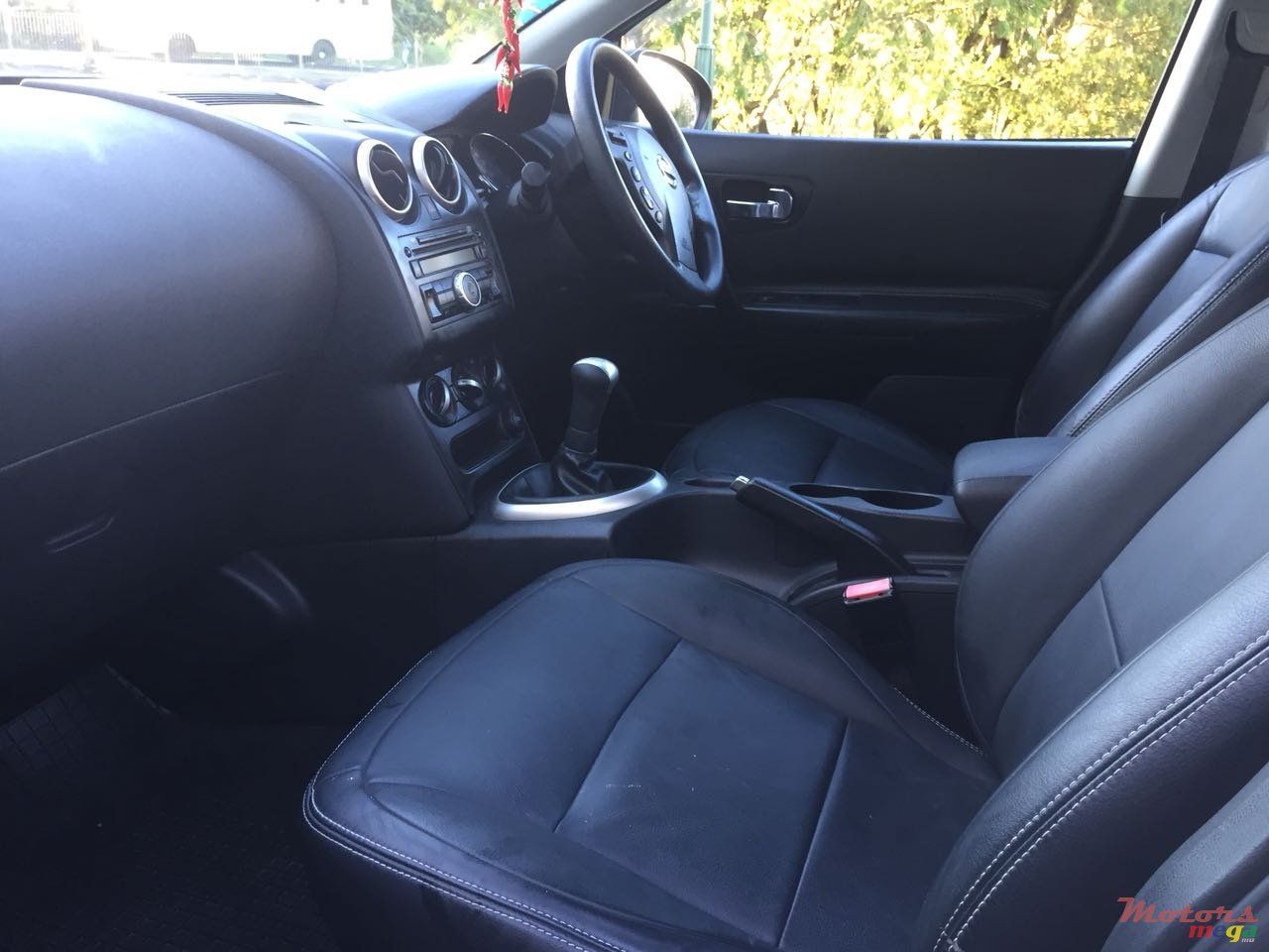 2010' Nissan Qashqai+2 photo #7