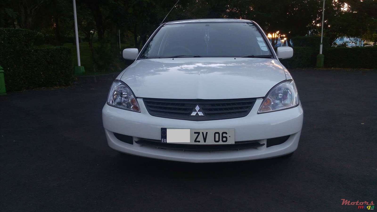 2006' Mitsubishi Lancer photo #3