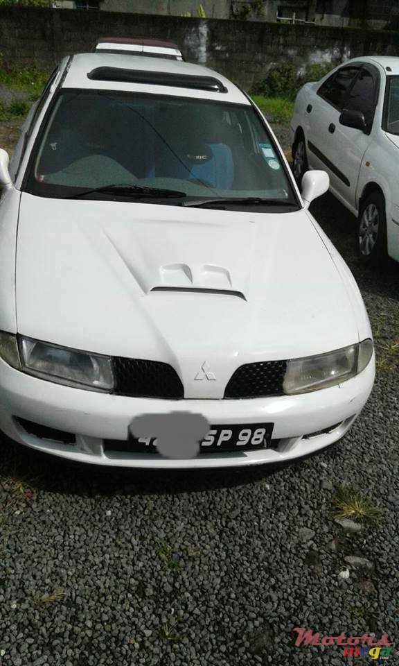 1998' Mitsubishi Carisma photo #3