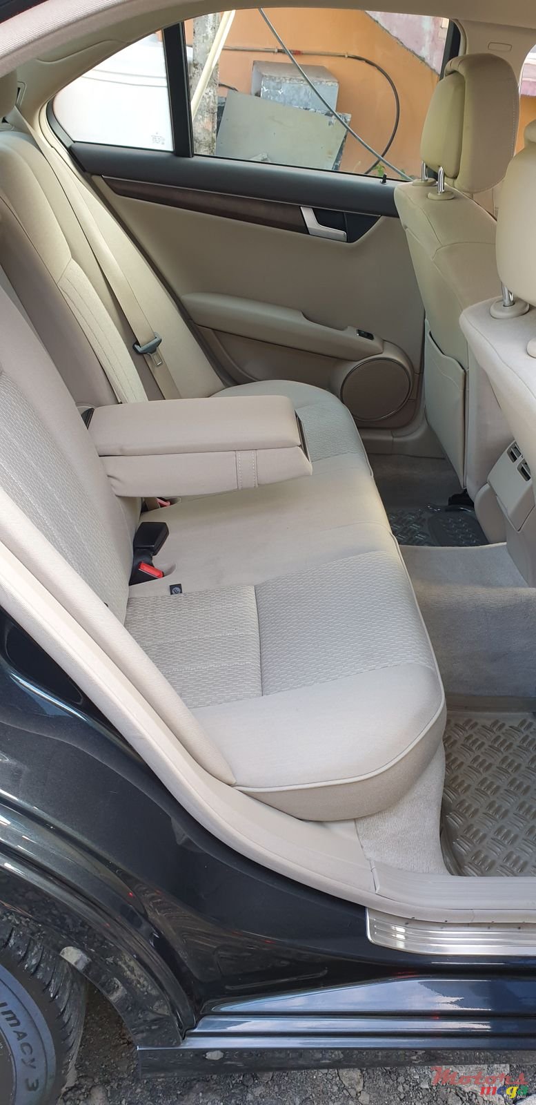 2012' Mercedes-Benz C-Class photo #3