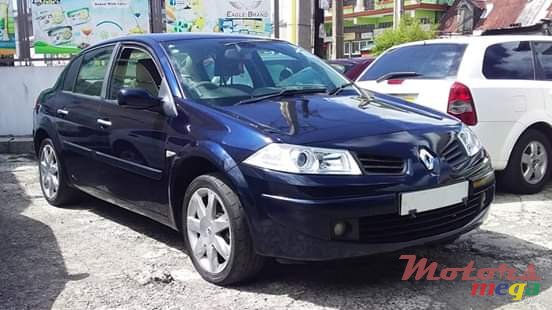 2008' Renault Megane photo #1
