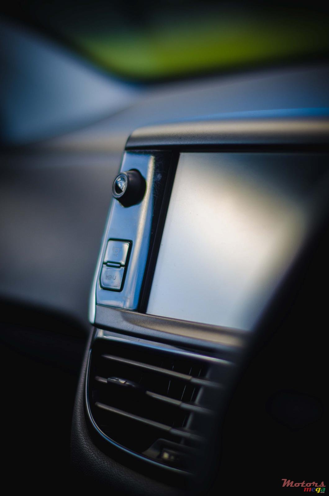 2014' Peugeot 208 photo #5