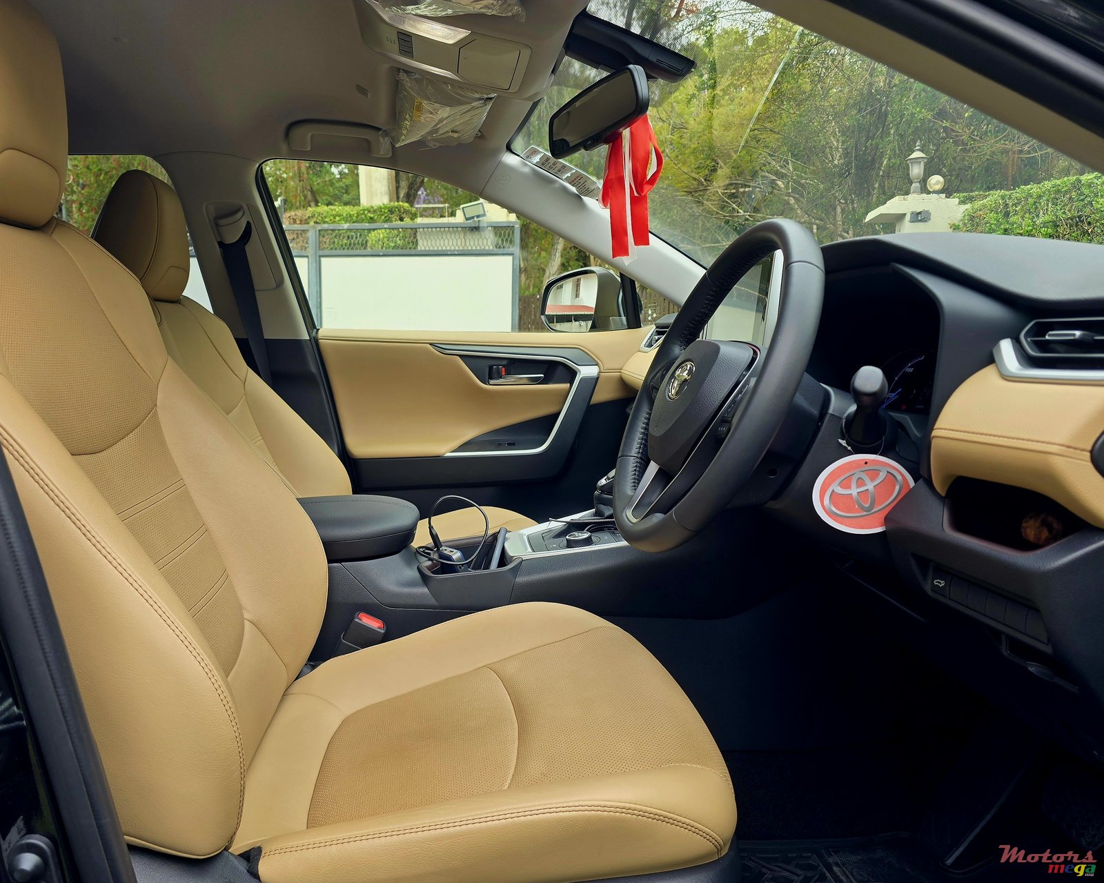 2024' Toyota RAV4 photo #5