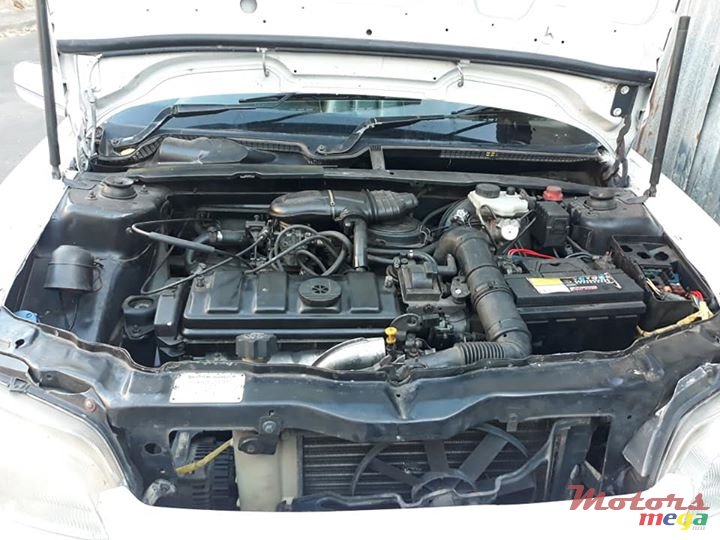 1998' Peugeot 106 lADY driven photo #5