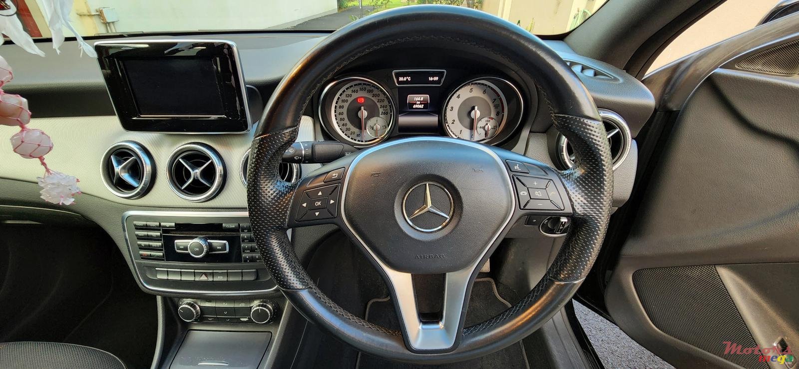 2015' Mercedes-Benz CLA 200 photo #4