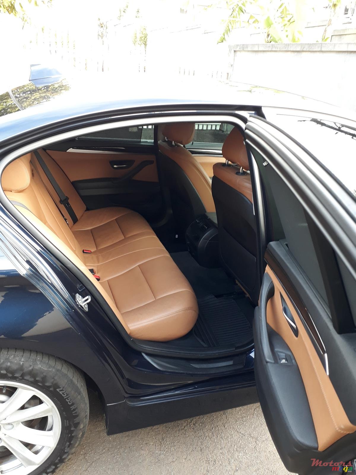 2015' BMW 520 photo #6