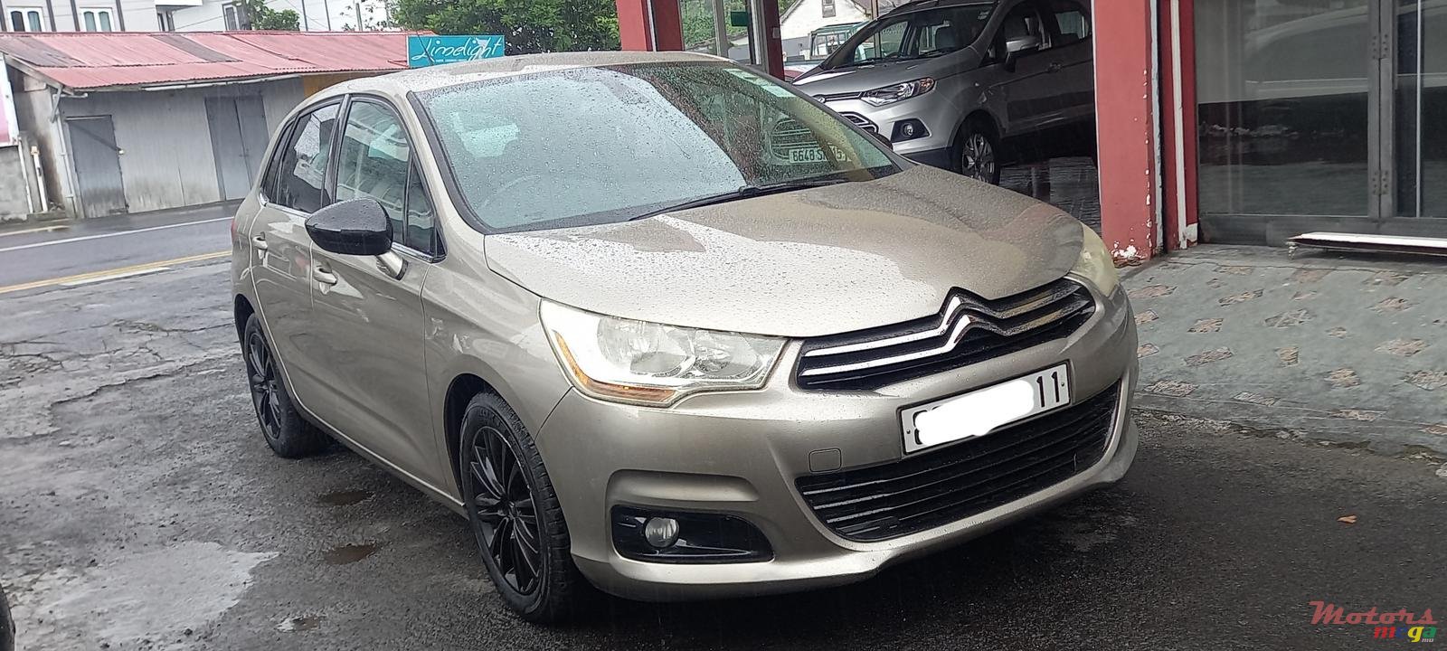 2011' Citroen C4 photo #1