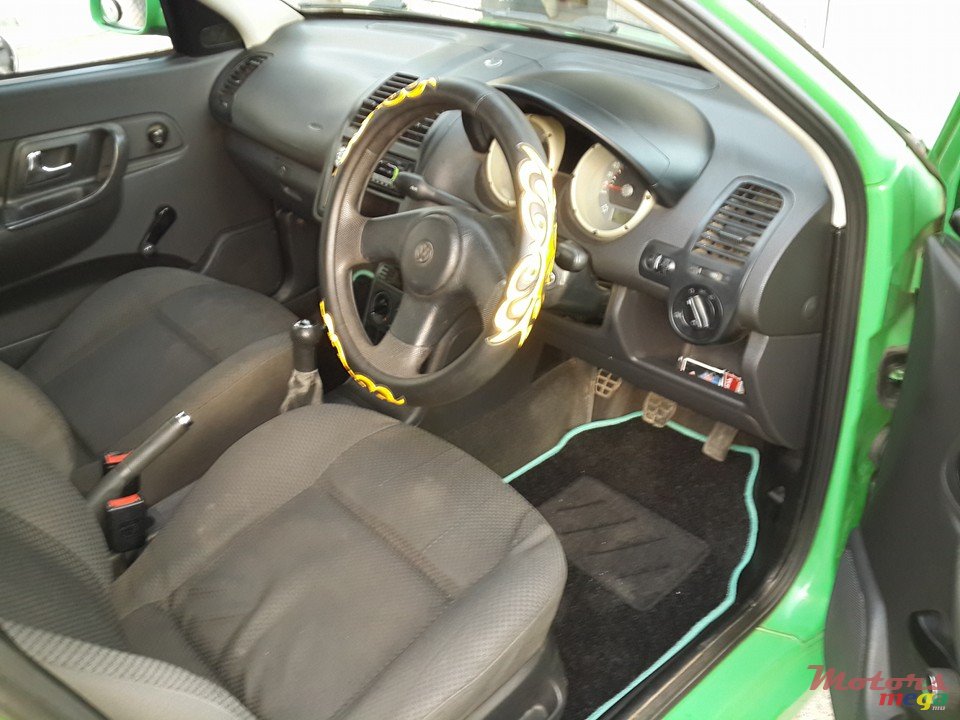 2002' Volkswagen Polo classic photo #4