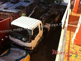 2005' Mitsubishi Space Wagon crane photo #2