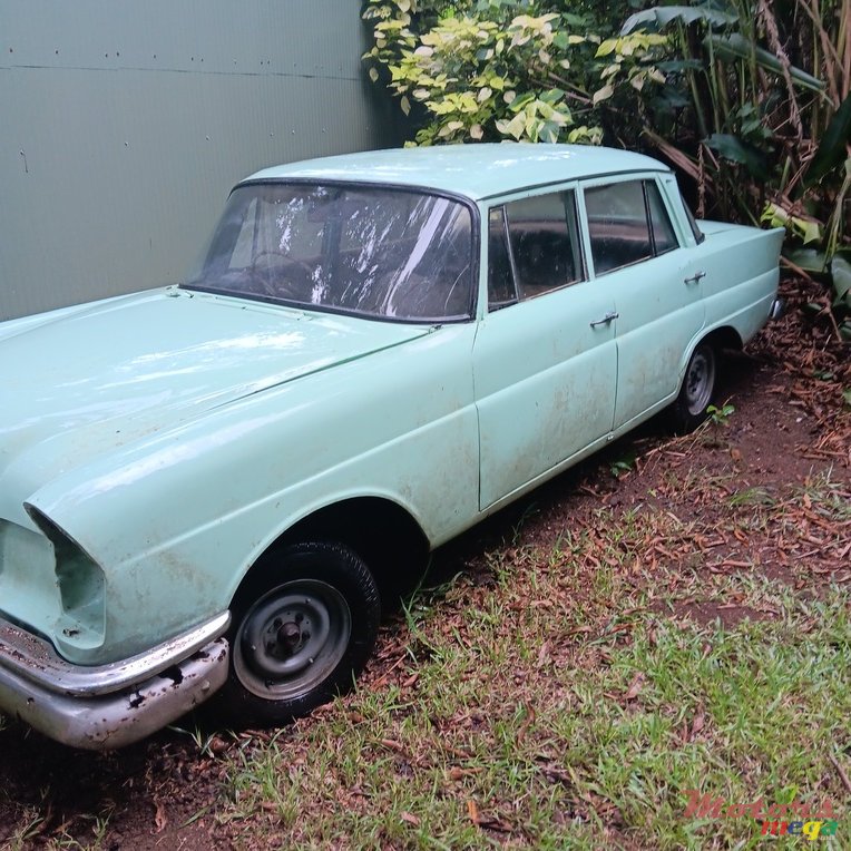 1970' Mercedes-Benz 200 photo #6