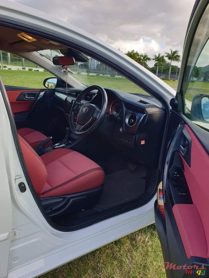2017' Toyota Auris photo #1