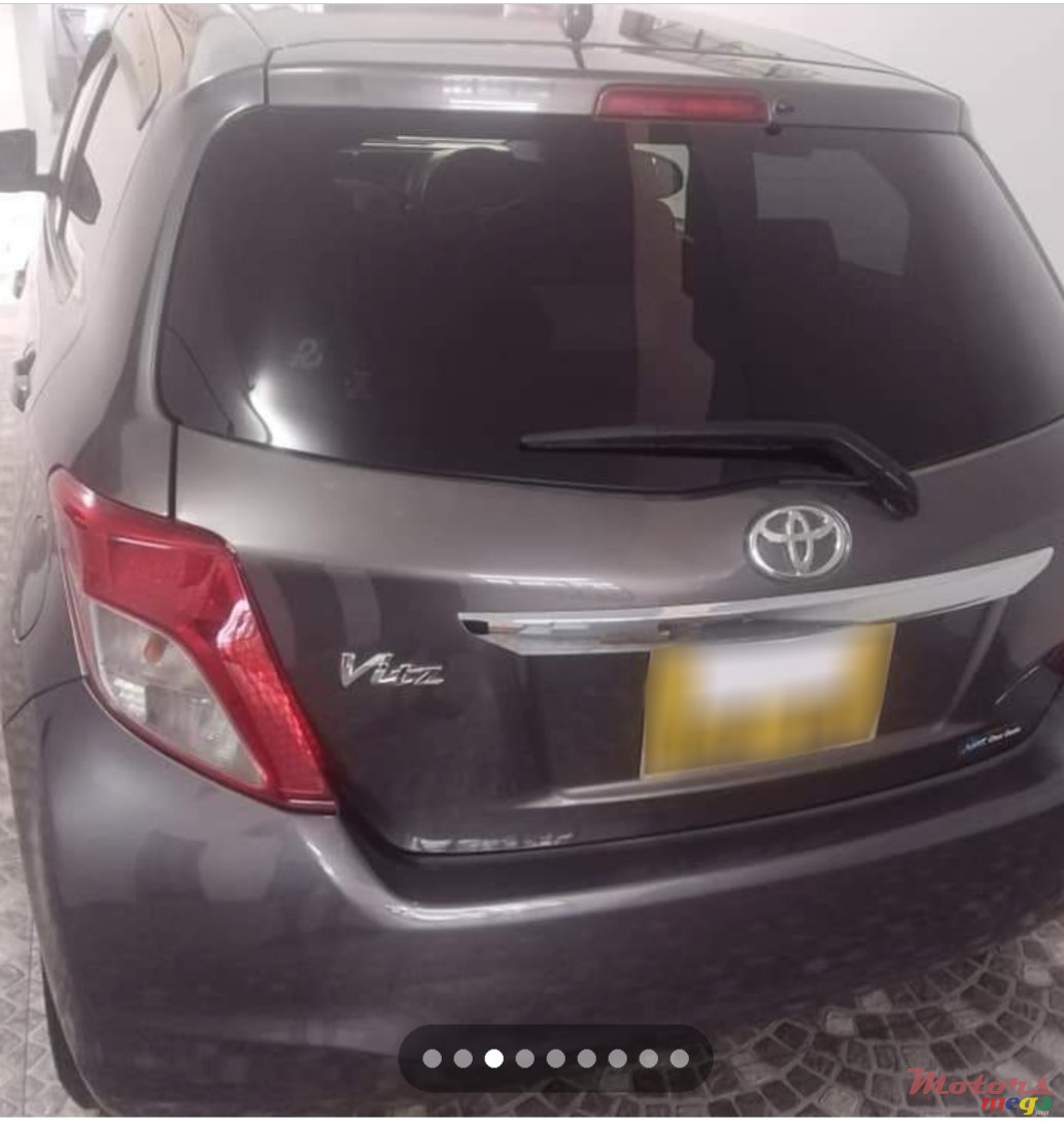 2012' Toyota Vitz photo #3
