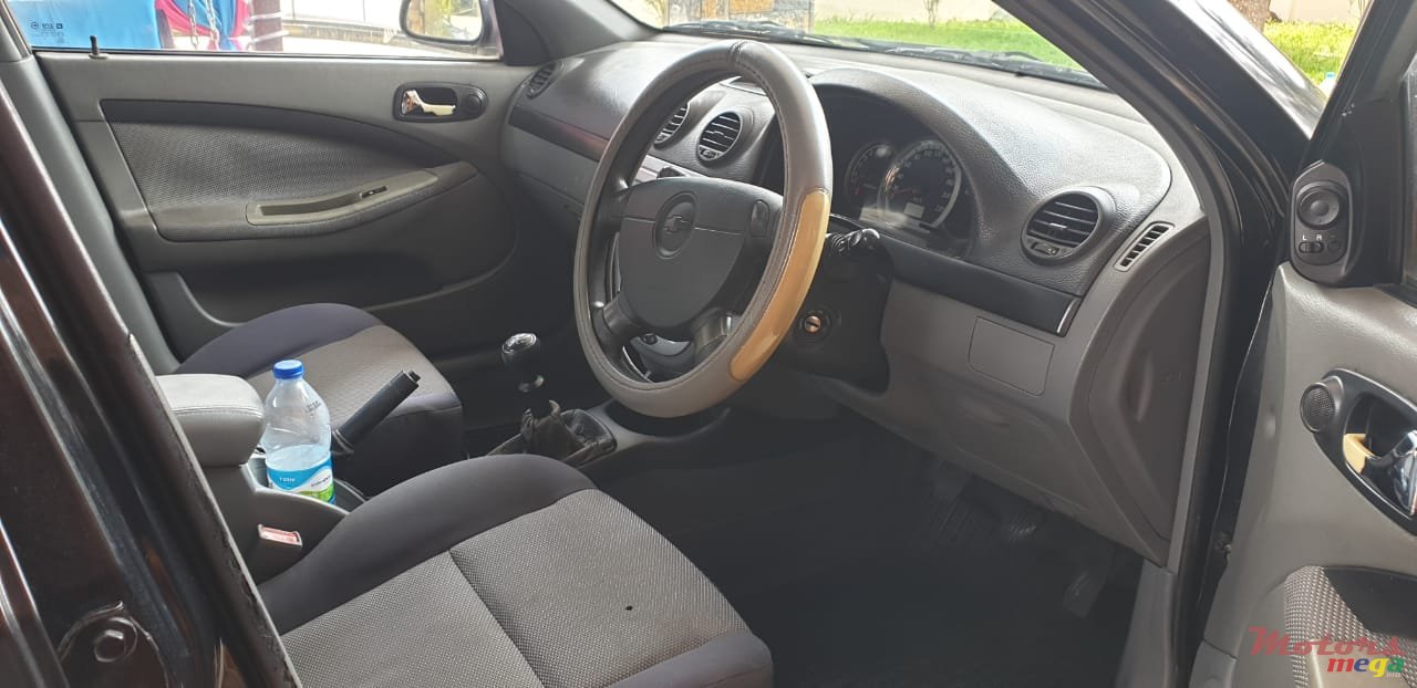 2009' Chevrolet Optra photo #4