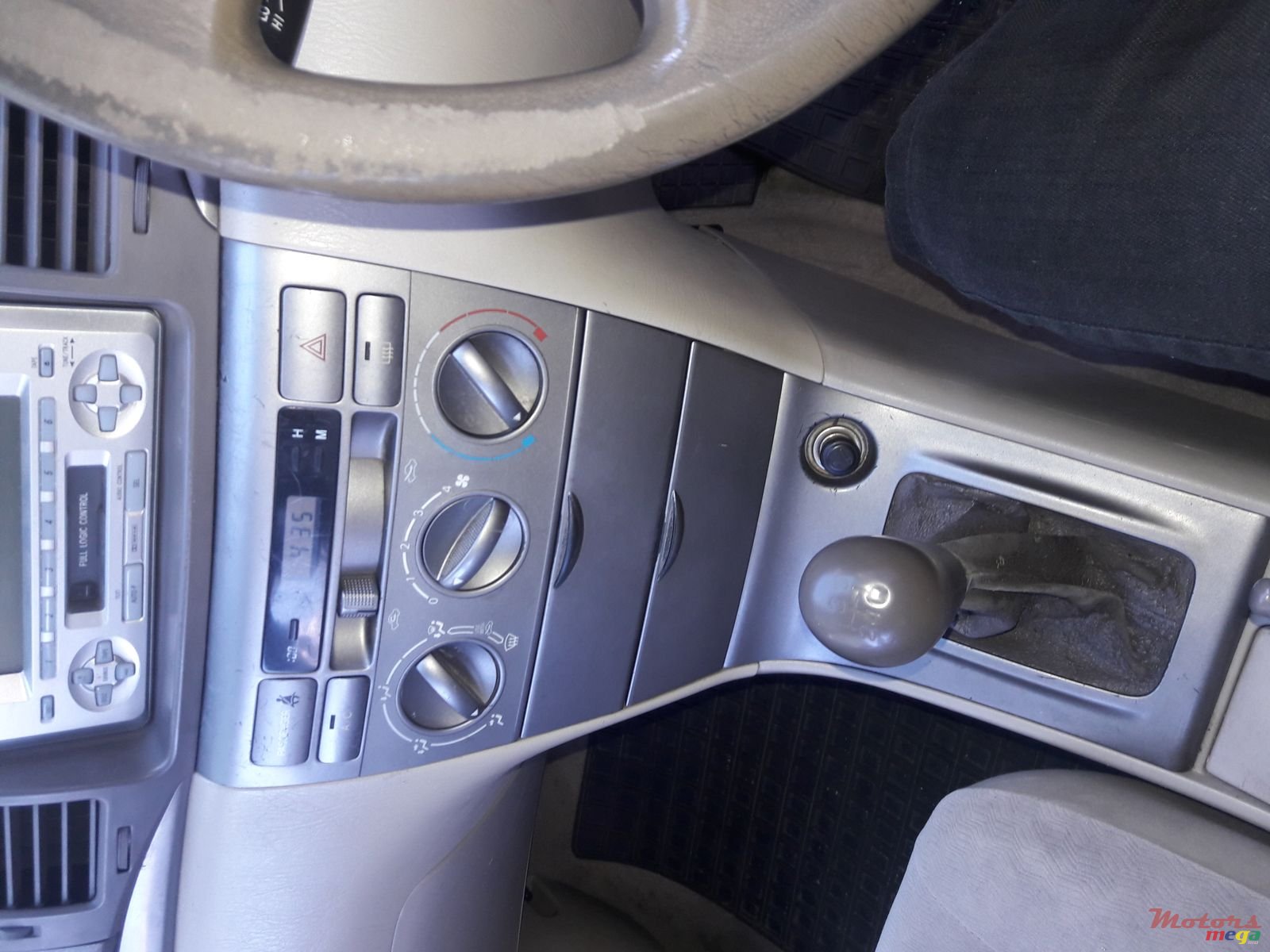 2005' Toyota photo #2