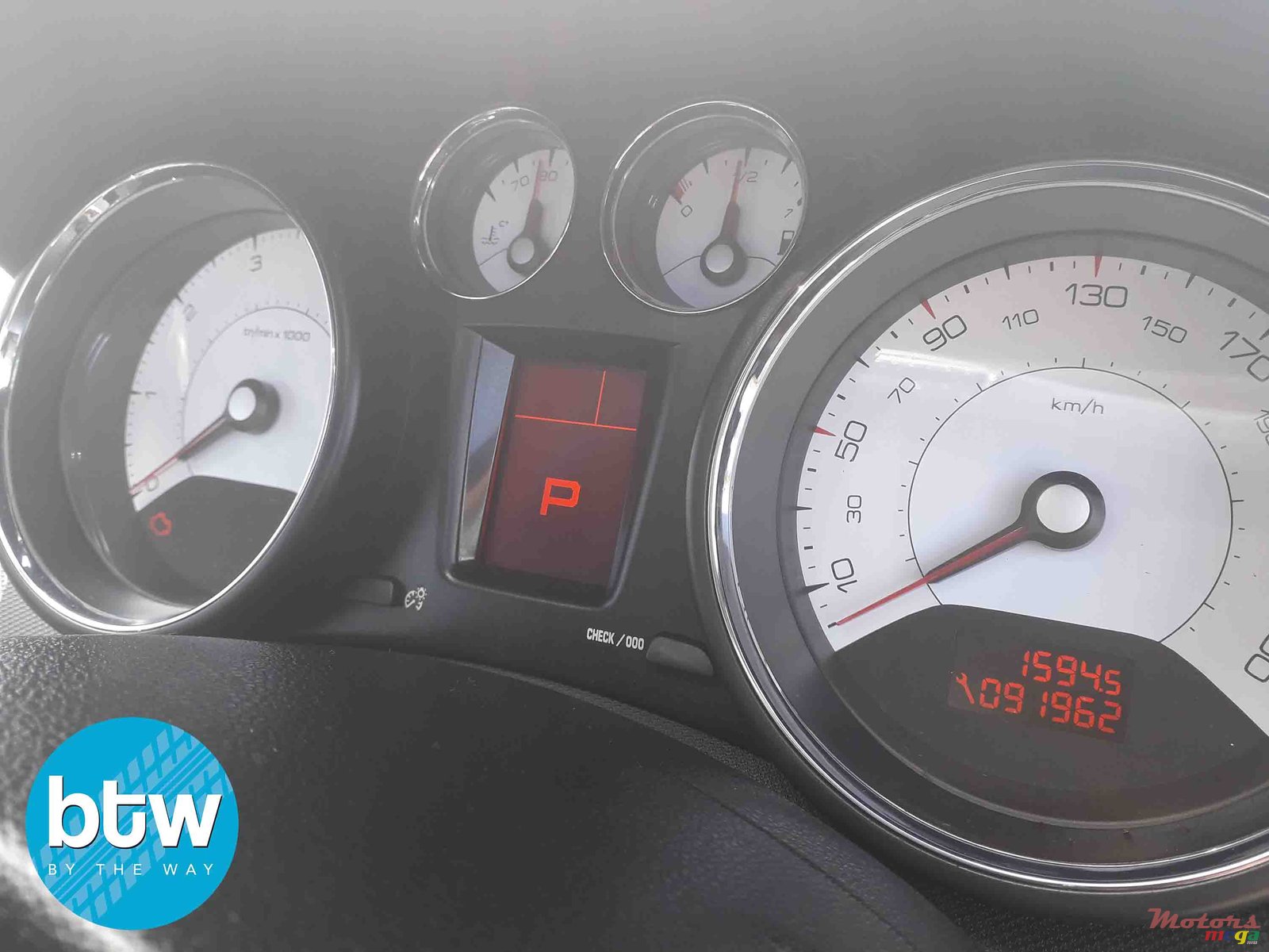 2012' Peugeot 308 cc photo #5