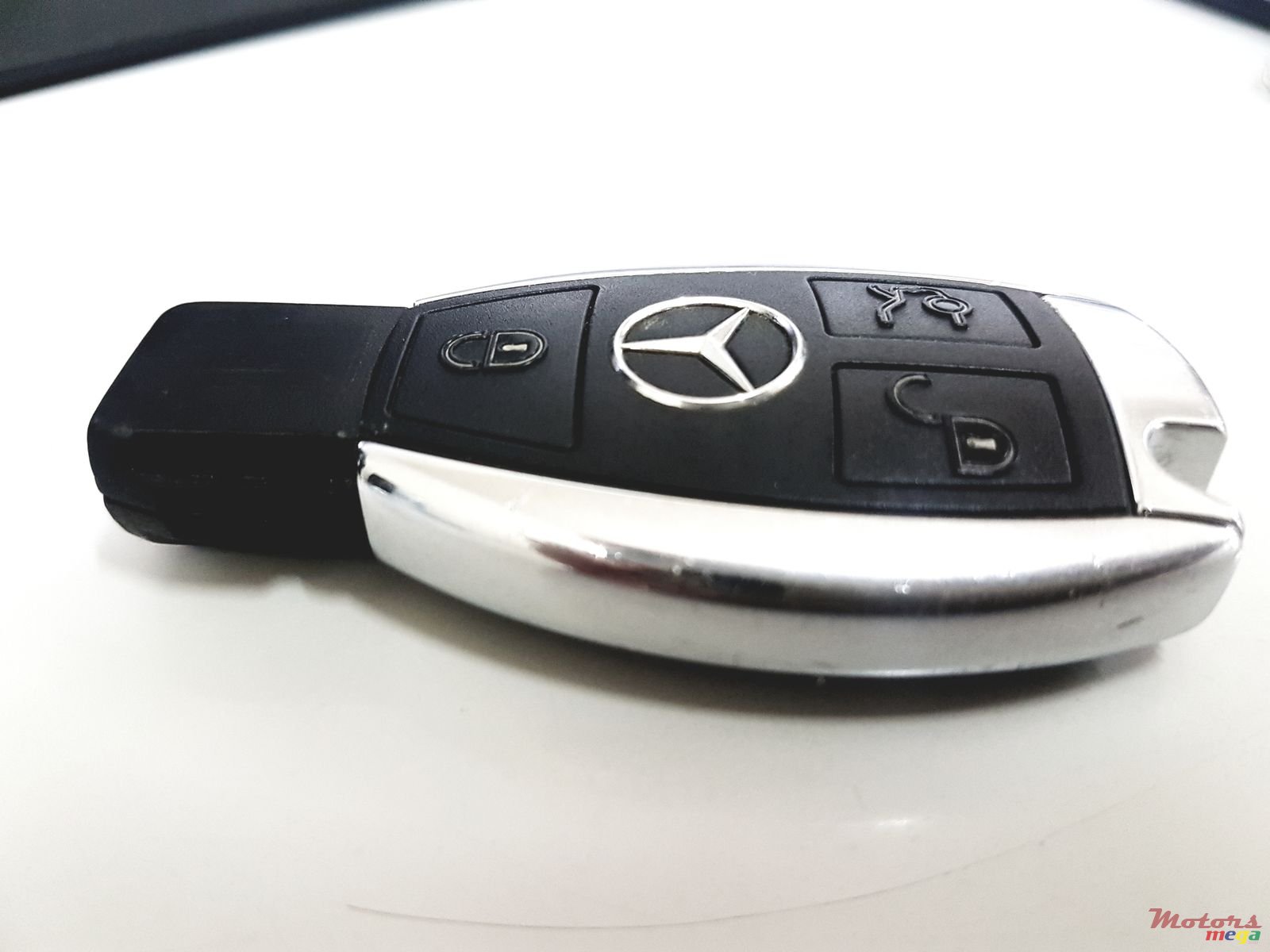 2011' Mercedes-Benz C-Class photo #7