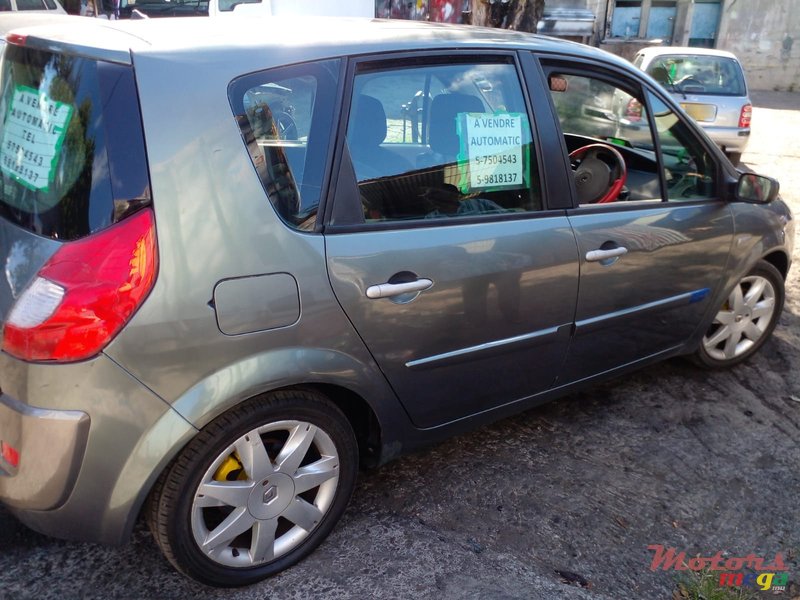 2005' Renault Scenic photo #7