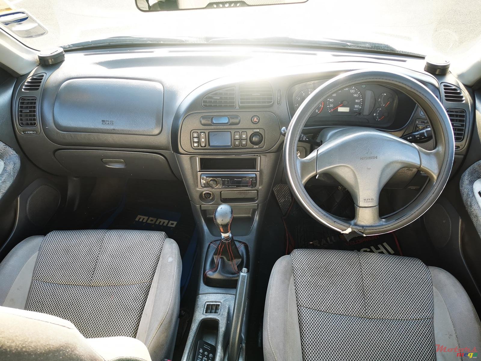 1999' Mitsubishi Lancer MX photo #6