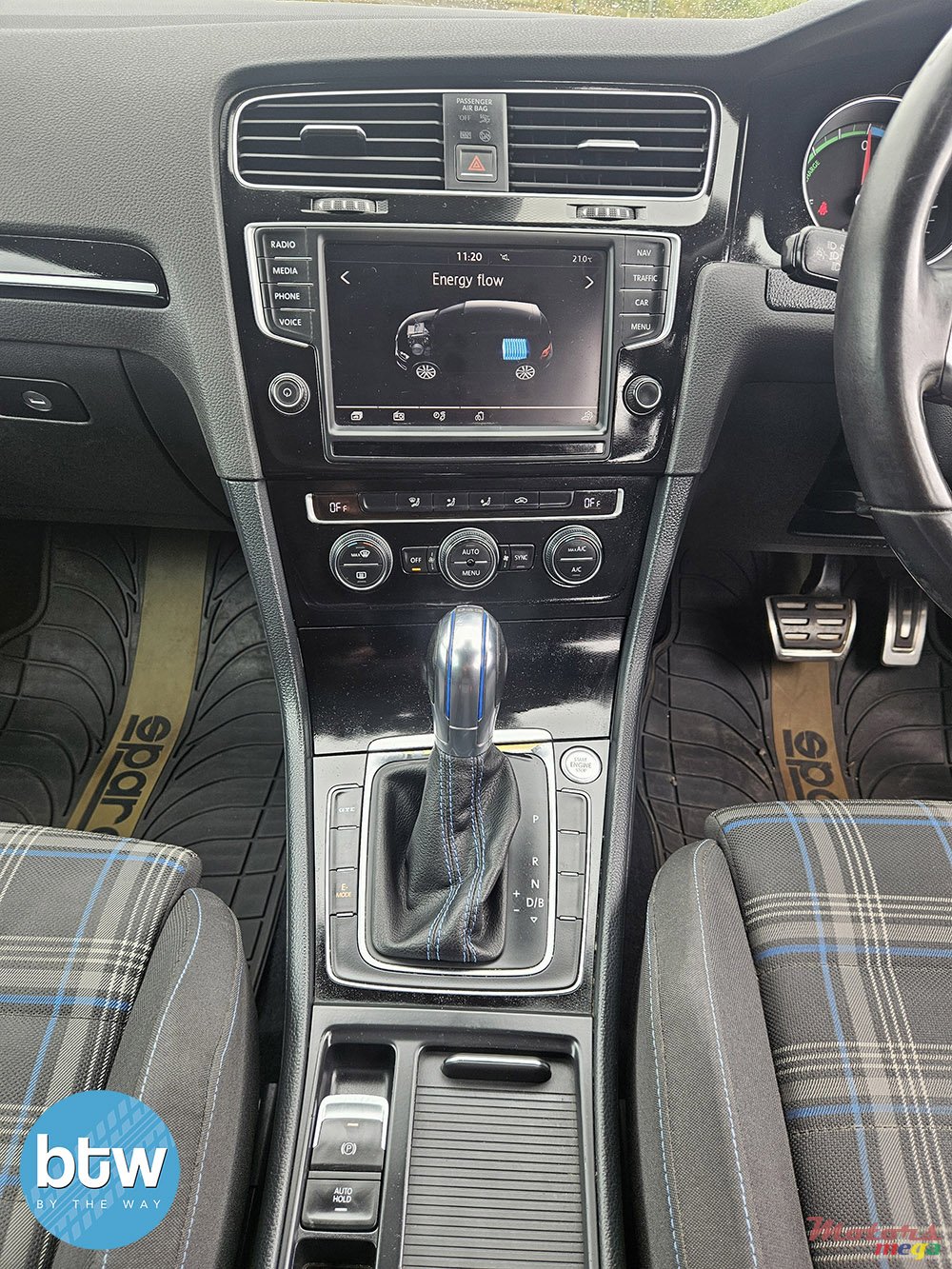 1970' Volkswagen Golf VII GTE photo #7